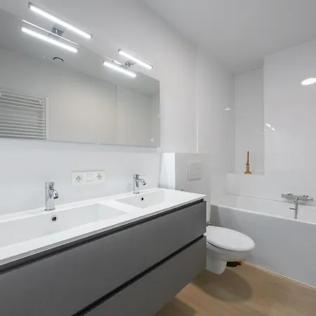 Appartement Lecomte - - 176