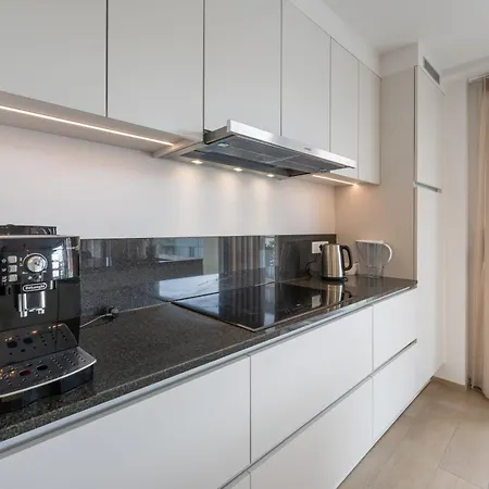Lecomte - - 176 Apartman *