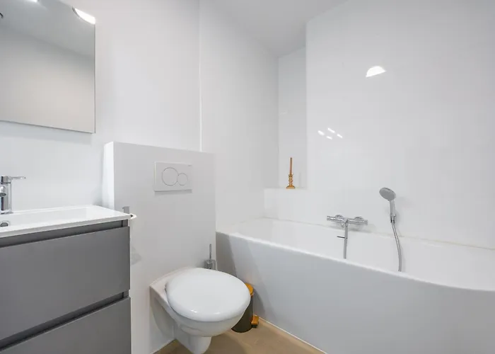 Lecomte - - 176 아파트 *